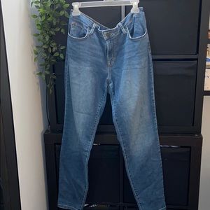 Light/Medium Wash Jeggings 🔵